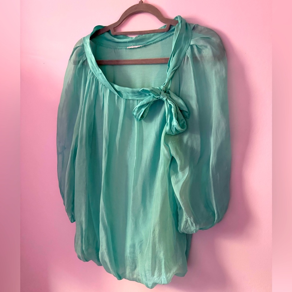 💎Vintage elegant baby blue 100% Silk made in Italy blouse size M new condition